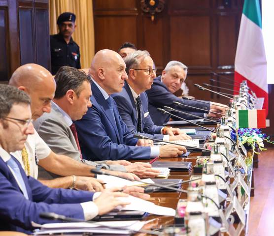 Guido Crosetto at an international defence or security event